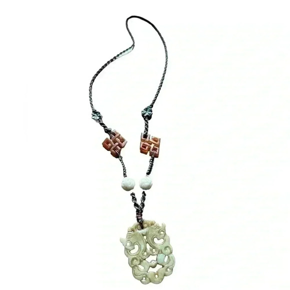 Vintage - Chinese resin pendant on braided rope chain 18” non-adjustable - Picture 1 of 2